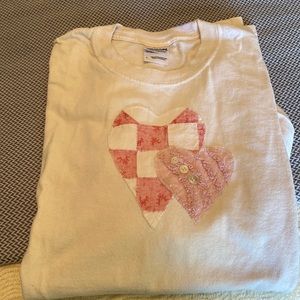 Long sleeved tee w/ appliqué